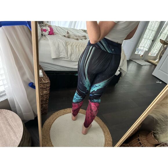 Lululemon Women’s 8 Speed Tight Electrobeam Luxtreme Pants Workout Athleisure - Picture 3 of 6